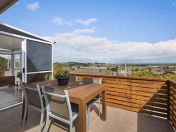 Move Fast - Prime Position, Stunning Views