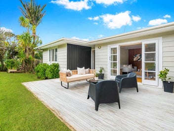 Mid Century Charm with Space to Spare