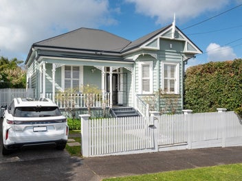 Overseas Vendor to Sell Pre-Christmas