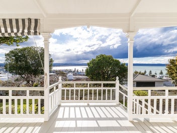 Garden Setting, Spectacular Sea Views