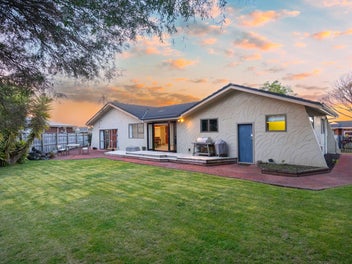 Awapuni Lifestyle Location - Room for the Family