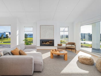 Near New, Stylish and Ready to Enjoy