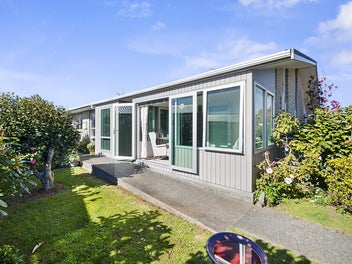 EASY LIVING IN POPULAR MERRILANDS