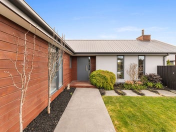 Style and Space on Silver Peaks