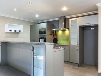 Hot property! Easy care, modern and secure