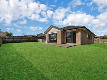 Single Level Brick & Beauty!
