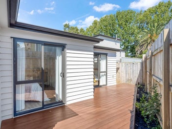 Modern one-level family home