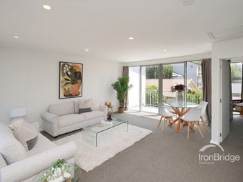Stunning Townhouse in Prime Location!