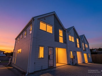 STYLISH BRAND NEW TORBAY TOWNHOUSES