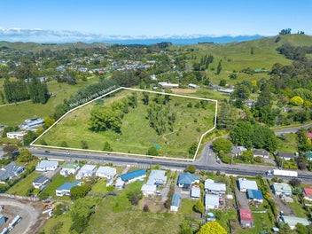 2.675ha on town water and subdividable too!