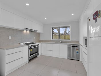 Freehold 4 Bed with Double Garage