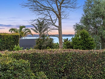 Riddell Road - Full Site, Sea Views & Pool