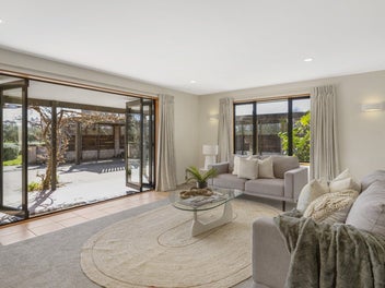 5 Bedroom Ohoka Retreat