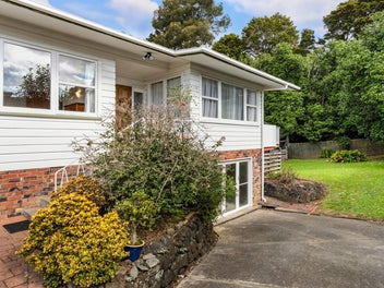 Charming 4-Bedroom Home in Sought-After Hill Park