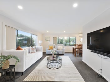 Unbeatable Location - Opposite Summerland Primary