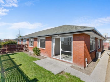 Low Maintenance & Premium School Zoning