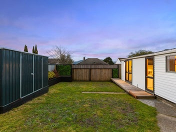 The House With The Yellow Door! Must be Sold