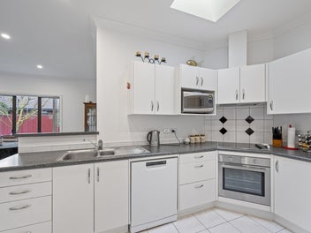 Stylish living in Northwood