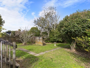Bungalow with Big Potential in Grey Lynn