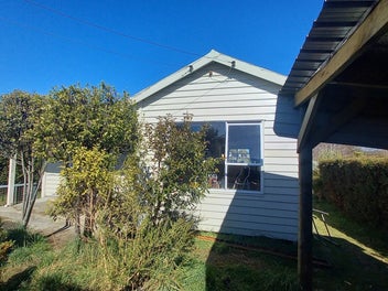 Quaint And Sunny Renovated Cottage On 1012m2