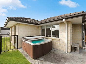 Prime Location, Brick & Tile, Modern Family Living