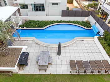 Prime Location on Pilot Bay