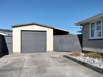 Neat as a pin and ready to move in