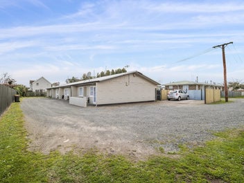 Block of 4 Units with Rare Flexibility