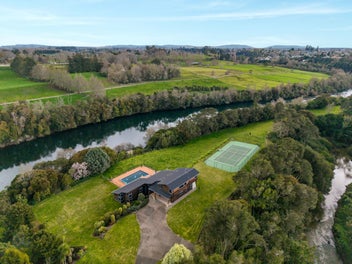 Tamahere Peninsula Paradise