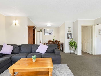 Low-Maintenance Comfort in the Heart of Motueka