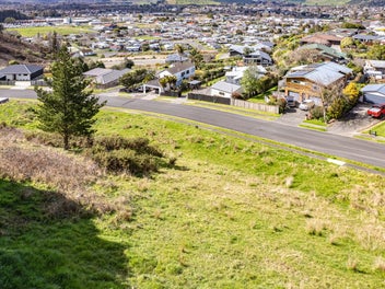 Build your dream home with views that inspire