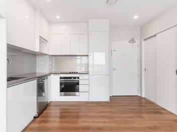 Sea Views, Two Bedrooms & an Ensuite