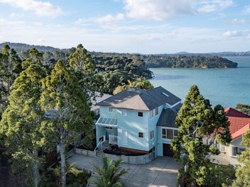 Clifftop Sanctuary - 180 Degree Stunning Sea Views