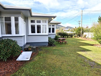 Gardener's Dream - Charming Solid Character