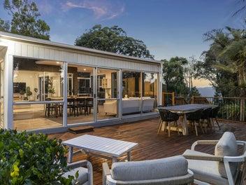 Escape the Noise, Live Lifestyle