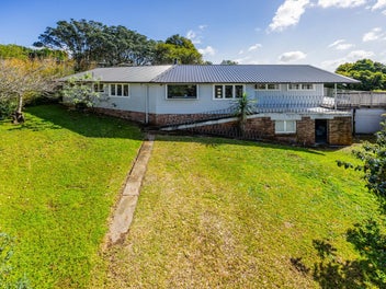 Big Land, Big Views, Brand-New Roof!