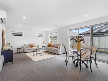 3/4 Doubles, 2 Bathrooms, 2 Car Garaging=Options