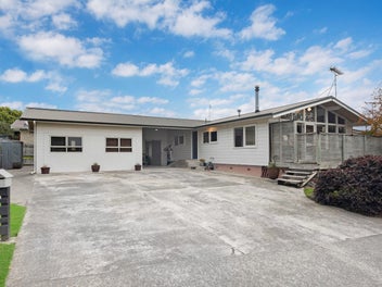 Love the Lockwood life!