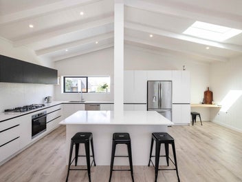 READY, SET, SELL – Steps from Papamoa Beach!