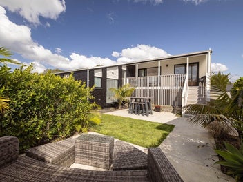 READY, SET, SELL – Steps from Papamoa Beach!
