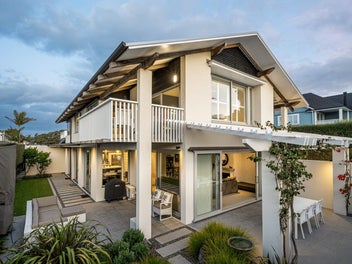 COASTAL LIVING | MOMENTS FROM MILFORD BEACH