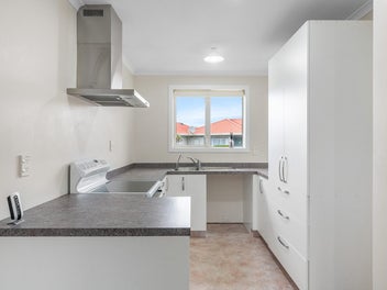 Spacious Low Maintenance Unit