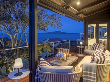 Coastal Luxury With Breathtaking Sea Views