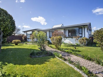 Delightful home with Reserve views
