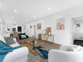 Modern corner single level freehold in Flat Bush