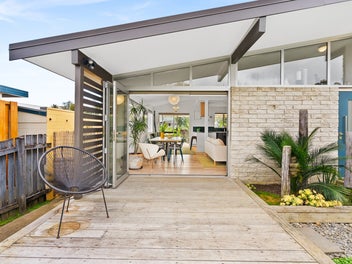 Location, Low Maintenance - Midcentury Icon