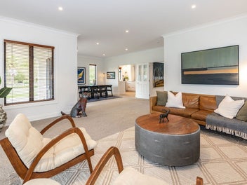 Space, sophistication & style on Dry Hills Lane