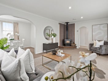 Beautifully - presented Home in Te Kamo West
