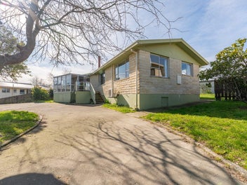 Motivated owner's will meet the market!