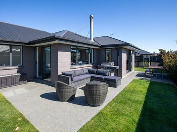 SMART, STYLISH AND BUILT FOR MODERN LIVING